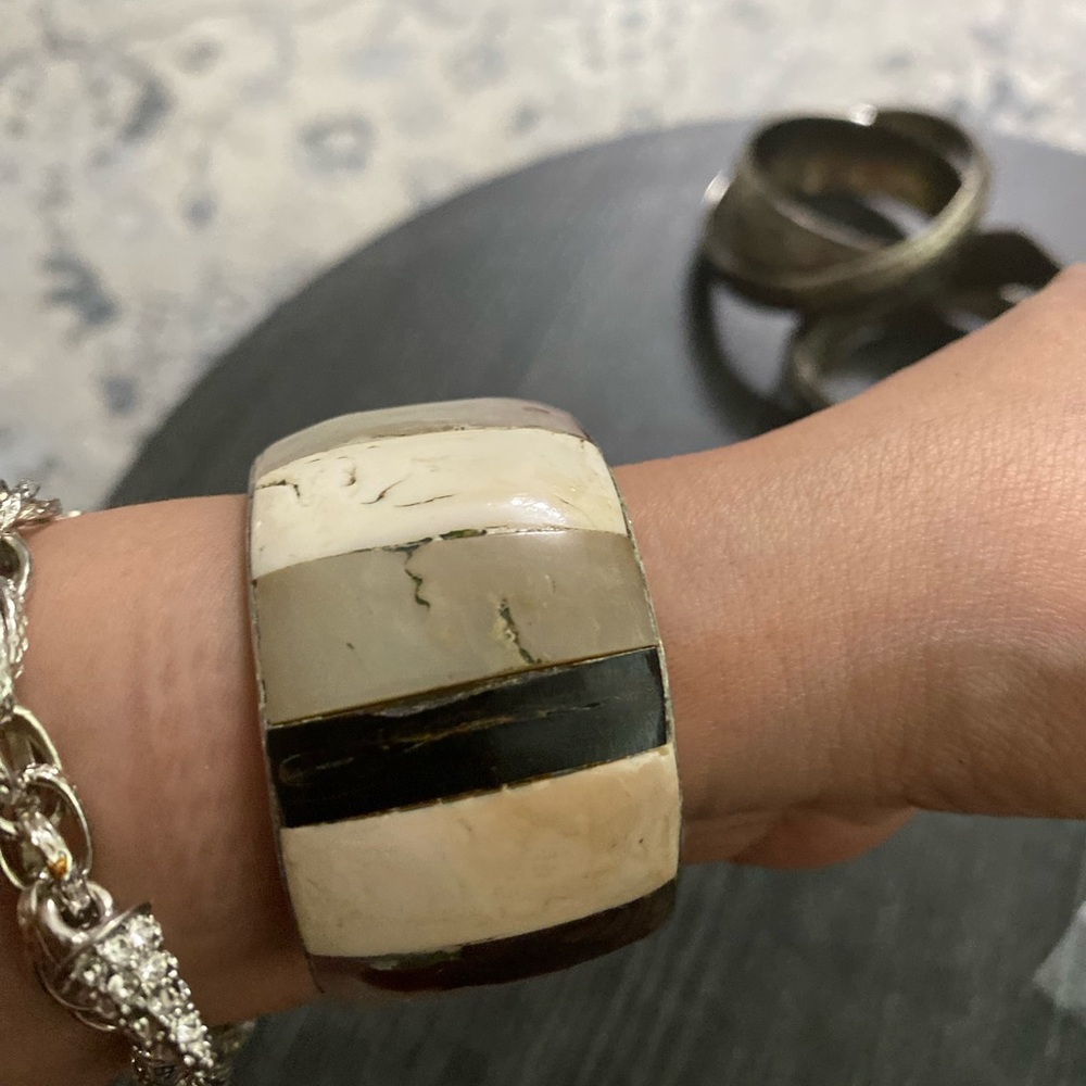 Handmade Inlay Shell Cuff Bracelet - Neutral Black & Cream - Picture 3 of 5